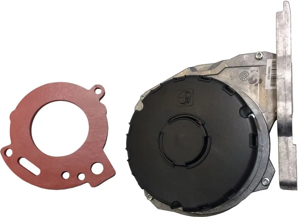 Bosch Gebläse mit schwarzem Gehäuse und einer roten Dichtung, die links daneben liegt. Das Produkt hat eine metallische Halterung an der Seite.
